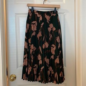 Pleated floral skirt